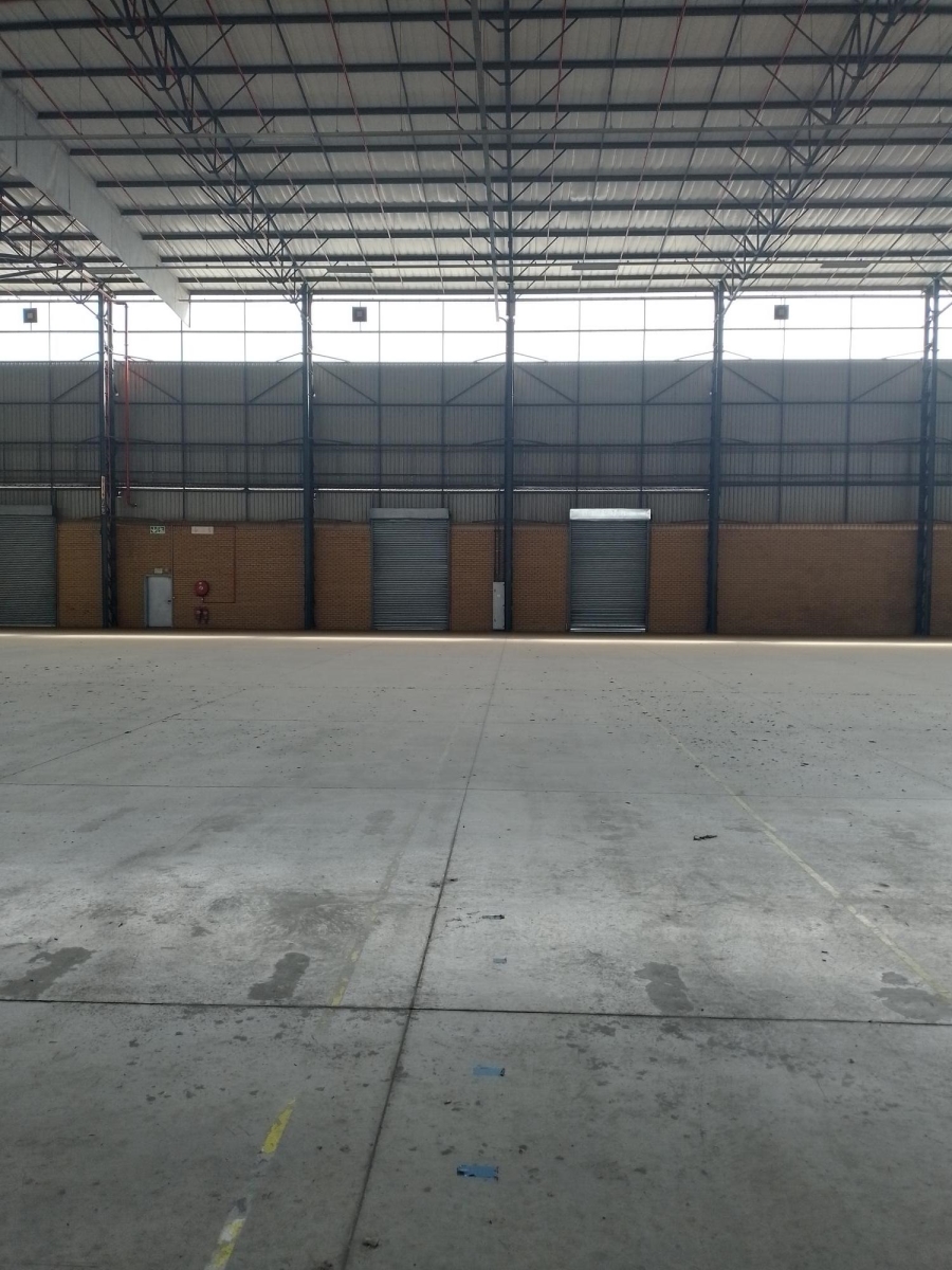 To Let Commercial Property for Rent in Gosforth Park Gauteng