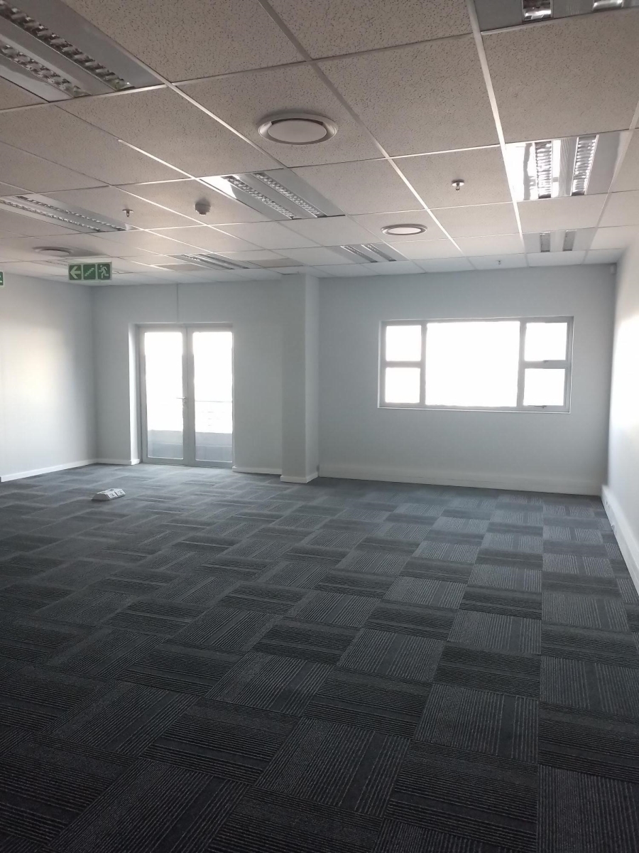 To Let Commercial Property for Rent in Gosforth Park Gauteng