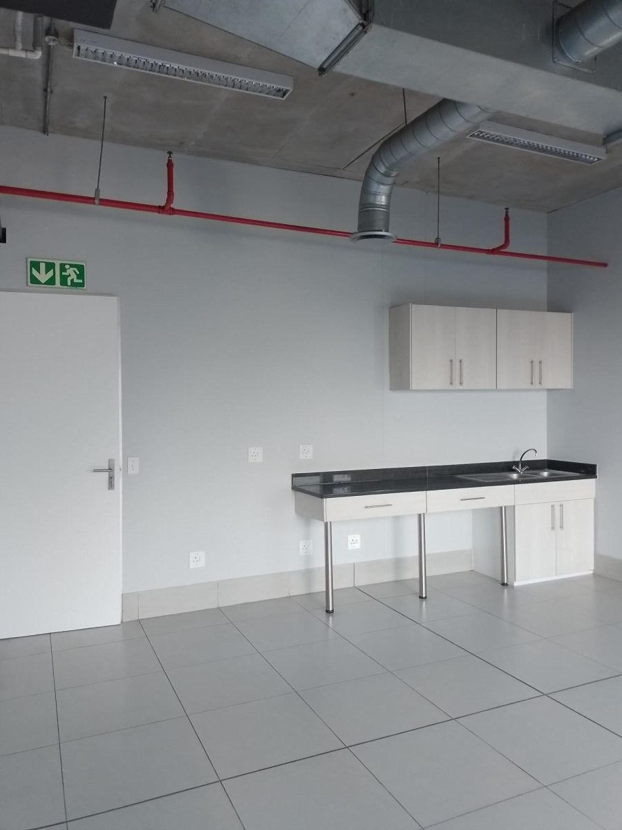 To Let Commercial Property for Rent in Gosforth Park Gauteng