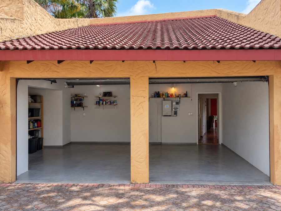 4 Bedroom Property for Sale in Wilgeheuwel Gauteng