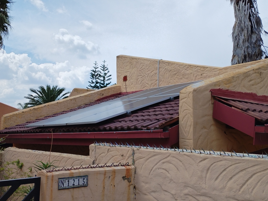 4 Bedroom Property for Sale in Wilgeheuwel Gauteng