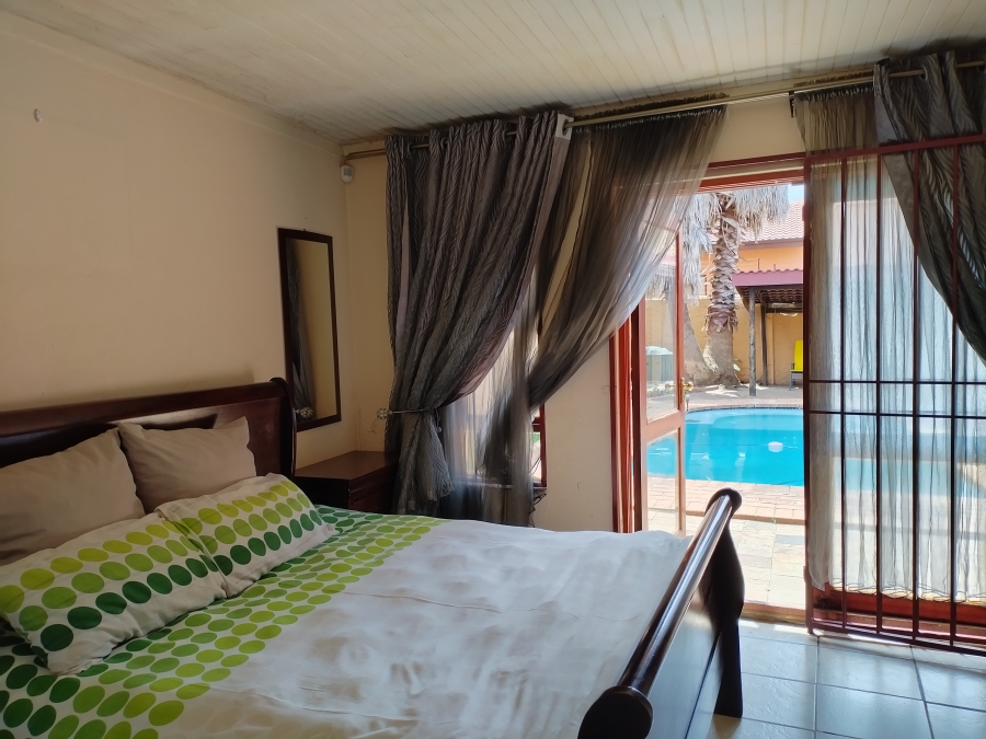 4 Bedroom Property for Sale in Wilgeheuwel Gauteng