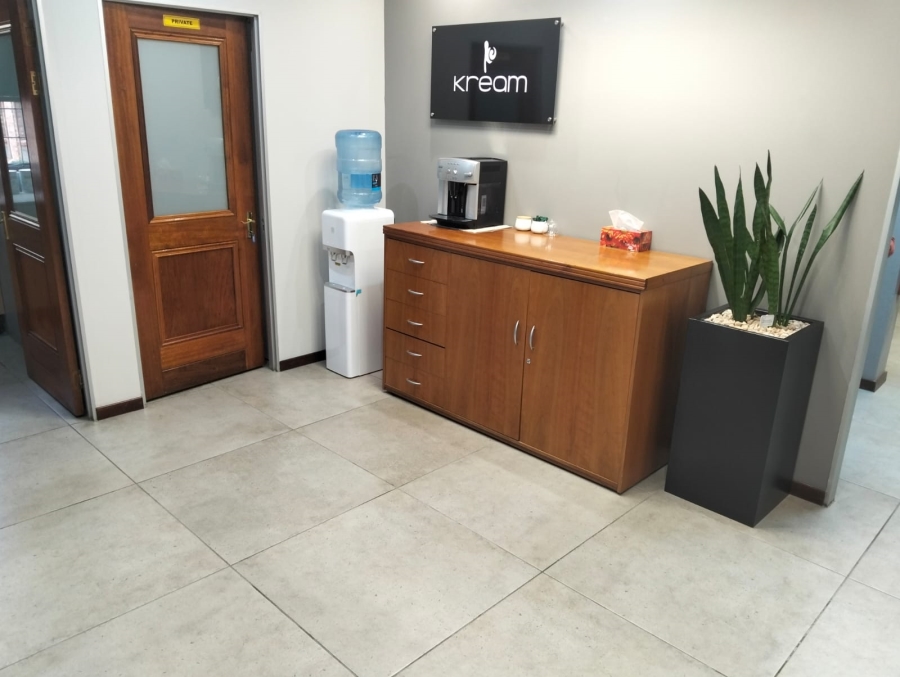To Let Commercial Property for Rent in Die Hoewes Gauteng