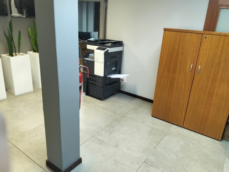 To Let Commercial Property for Rent in Die Hoewes Gauteng