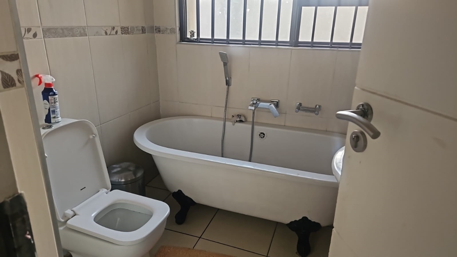 3 Bedroom Property for Sale in Bloubosrand Gauteng