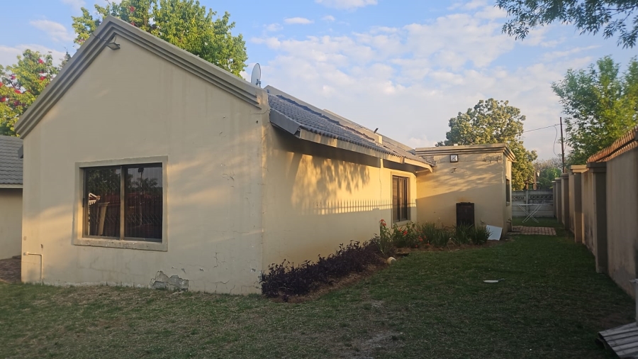 3 Bedroom Property for Sale in Bloubosrand Gauteng
