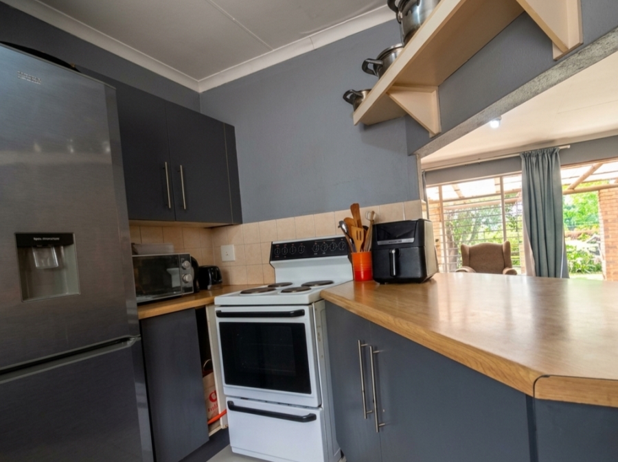 2 Bedroom Property for Sale in Sonneglans Gauteng