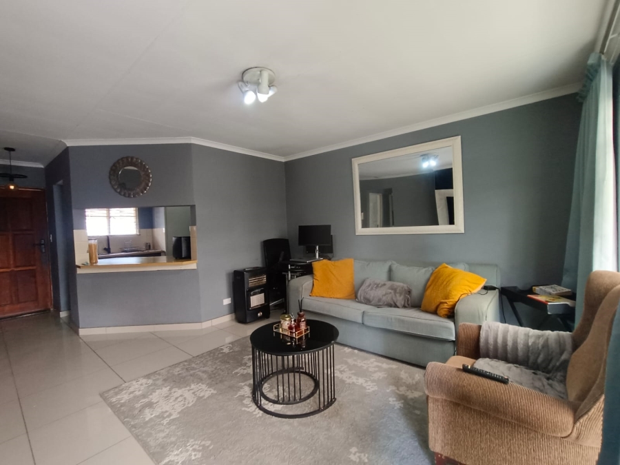 2 Bedroom Property for Sale in Sonneglans Gauteng
