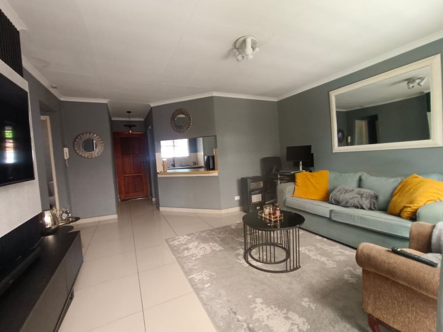 2 Bedroom Property for Sale in Sonneglans Gauteng