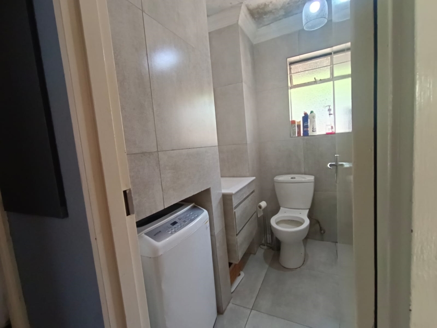 2 Bedroom Property for Sale in Sonneglans Gauteng