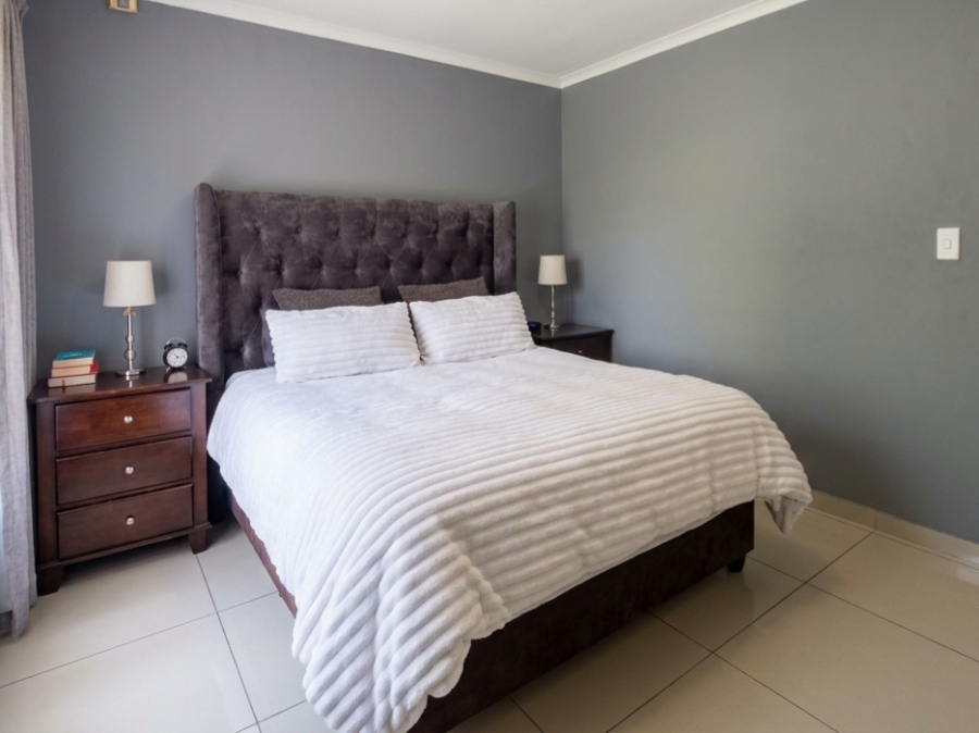 2 Bedroom Property for Sale in Sonneglans Gauteng
