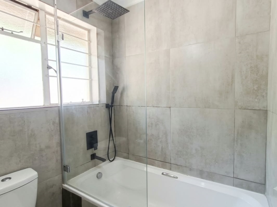 2 Bedroom Property for Sale in Sonneglans Gauteng