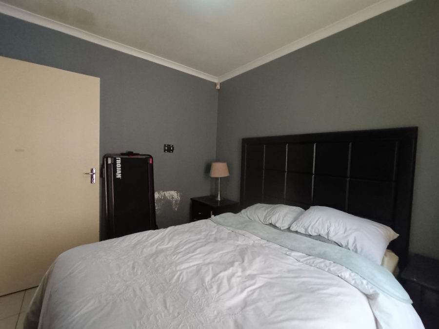 2 Bedroom Property for Sale in Sonneglans Gauteng
