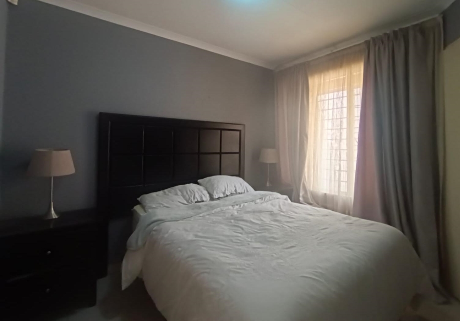 2 Bedroom Property for Sale in Sonneglans Gauteng