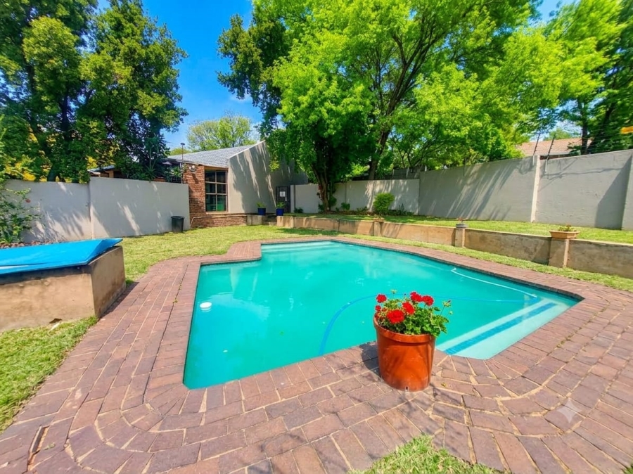 2 Bedroom Property for Sale in Sonneglans Gauteng