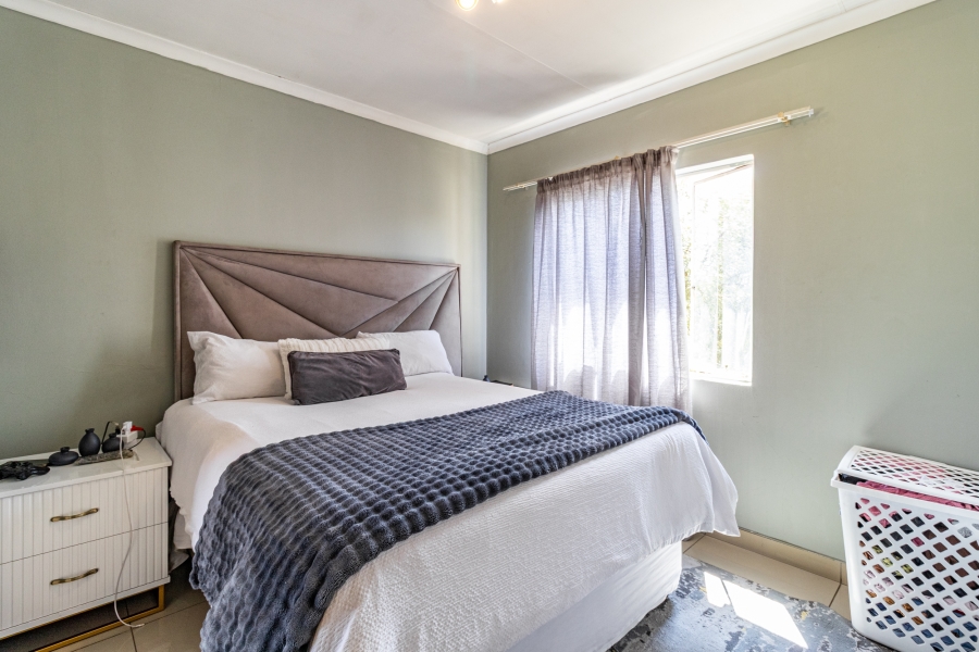 2 Bedroom Property for Sale in Noordhang Gauteng