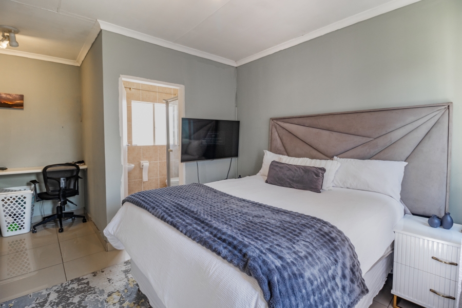 2 Bedroom Property for Sale in Noordhang Gauteng