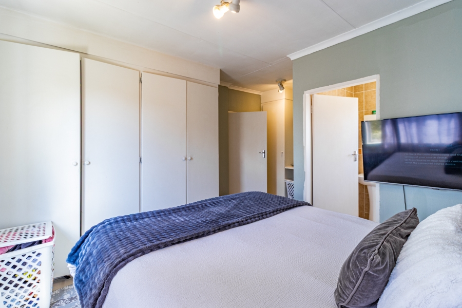 2 Bedroom Property for Sale in Noordhang Gauteng