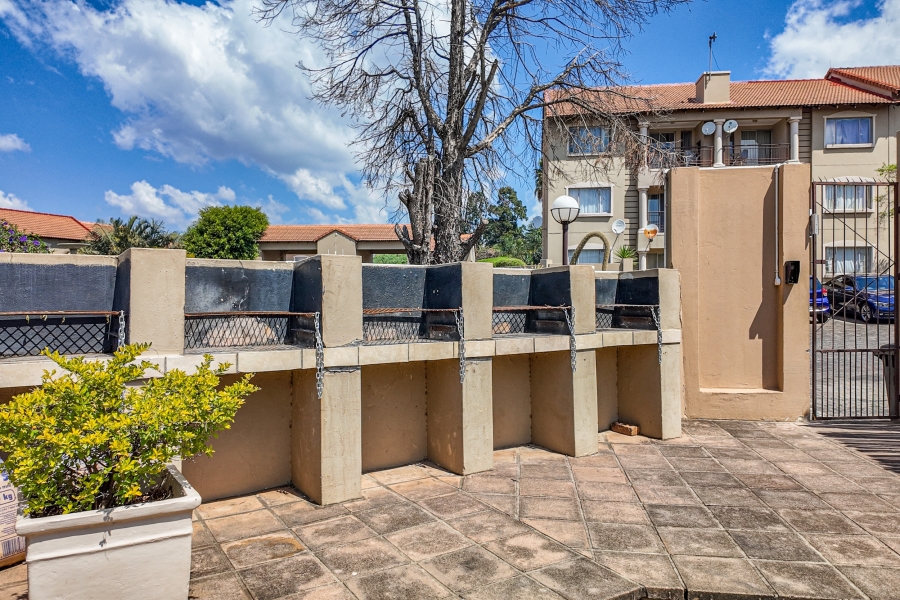 2 Bedroom Property for Sale in Noordhang Gauteng