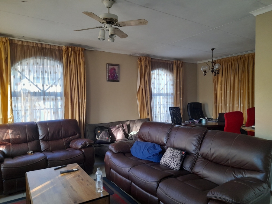 4 Bedroom Property for Sale in Ridgeway Gauteng