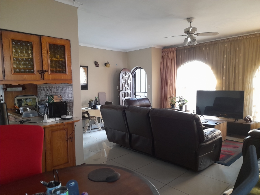 4 Bedroom Property for Sale in Ridgeway Gauteng