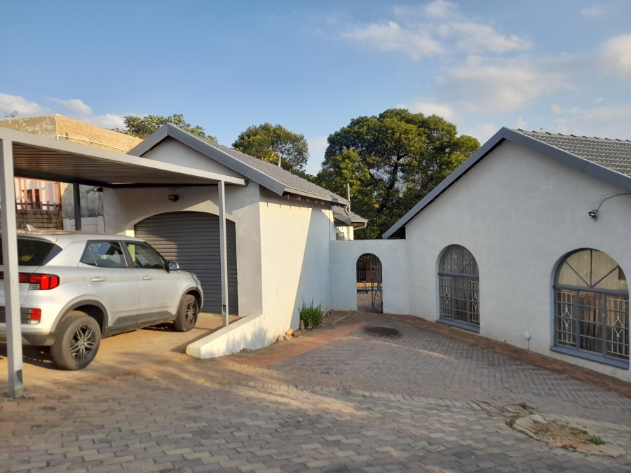 4 Bedroom Property for Sale in Ridgeway Gauteng