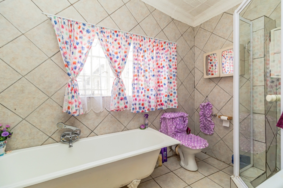 6 Bedroom Property for Sale in Benoni Central Gauteng