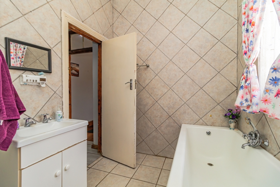 6 Bedroom Property for Sale in Benoni Central Gauteng
