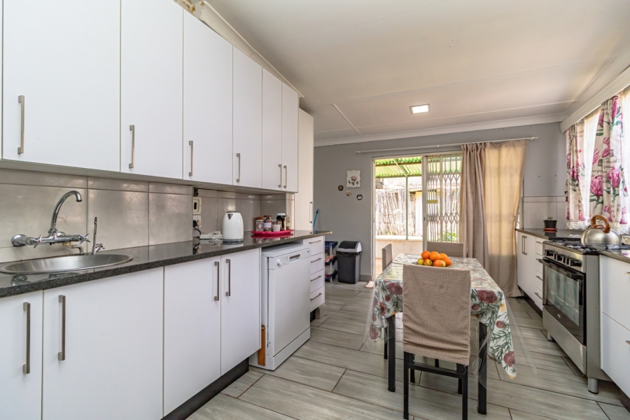 6 Bedroom Property for Sale in Benoni Central Gauteng