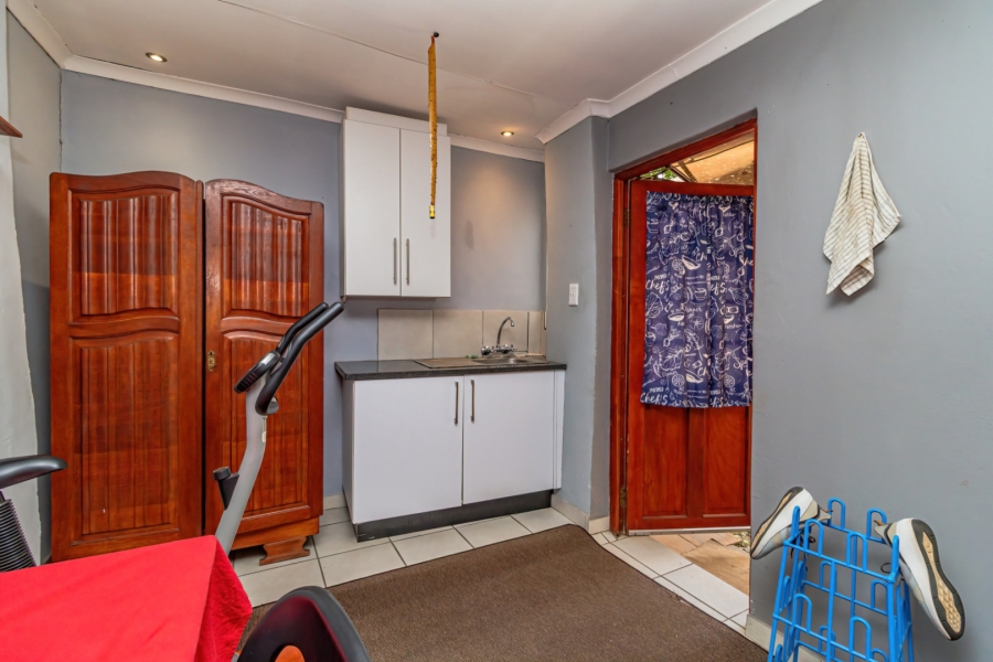 6 Bedroom Property for Sale in Benoni Central Gauteng