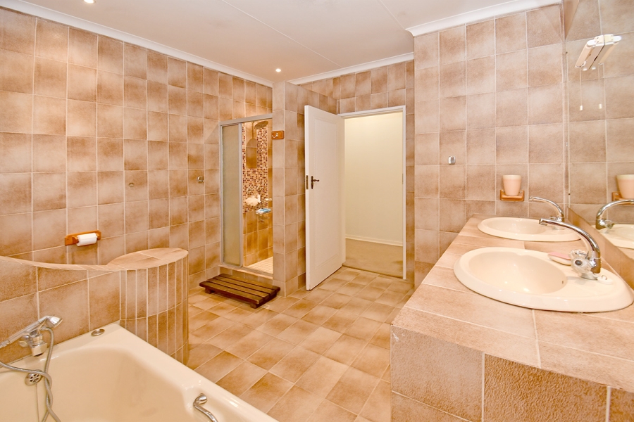 4 Bedroom Property for Sale in Kensington B Gauteng