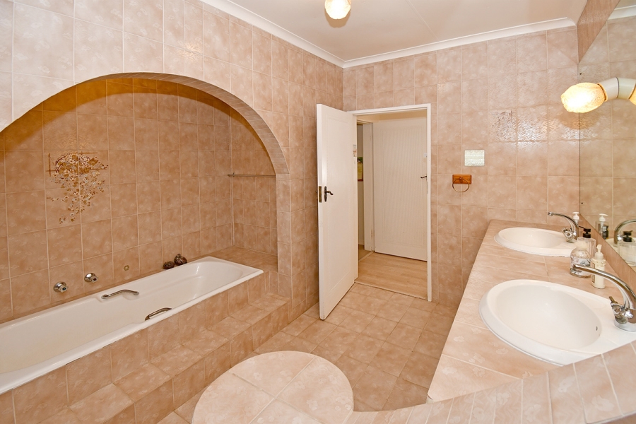 4 Bedroom Property for Sale in Kensington B Gauteng