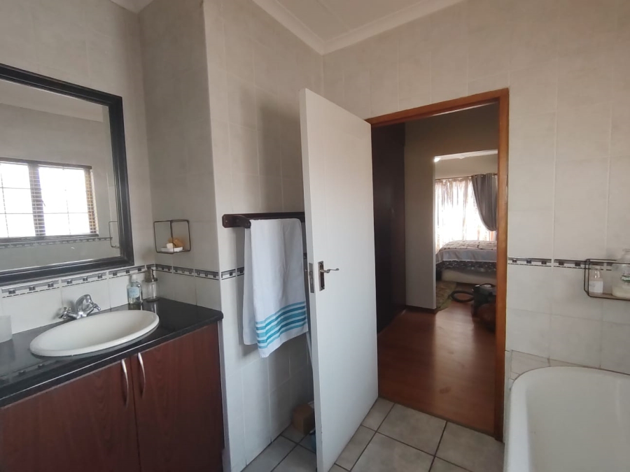 3 Bedroom Property for Sale in Equestria Gauteng