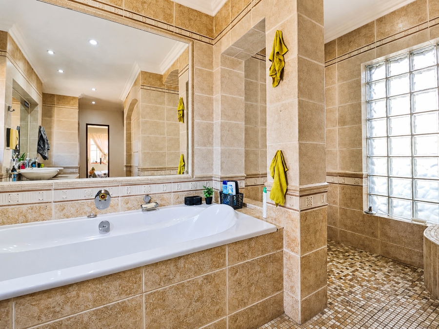 11 Bedroom Property for Sale in Chartwell Gauteng