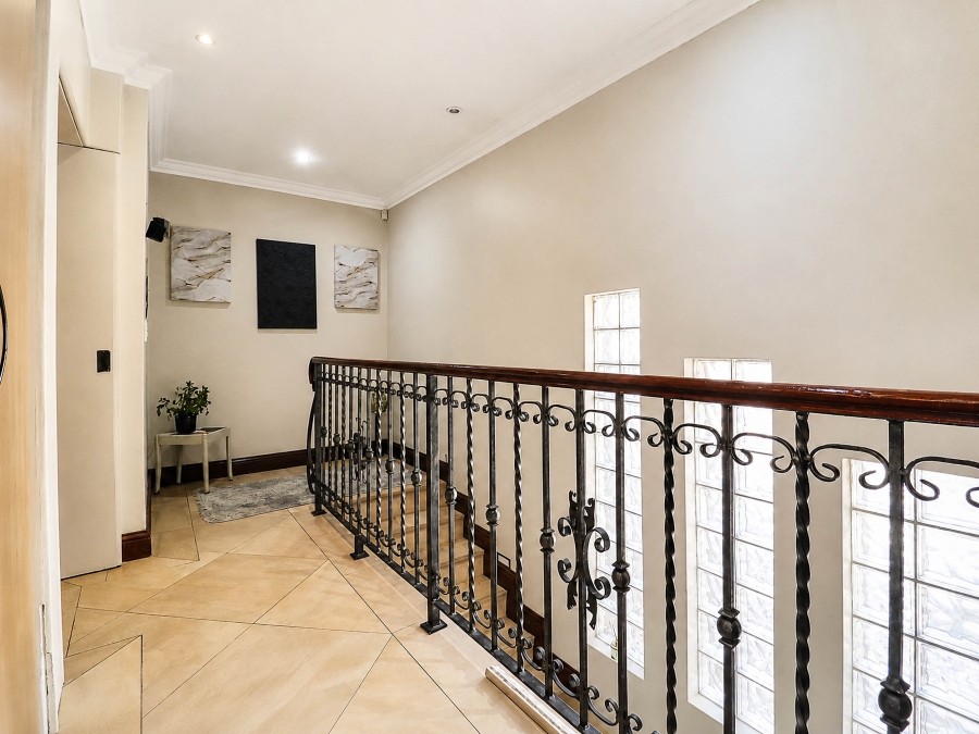 11 Bedroom Property for Sale in Chartwell Gauteng