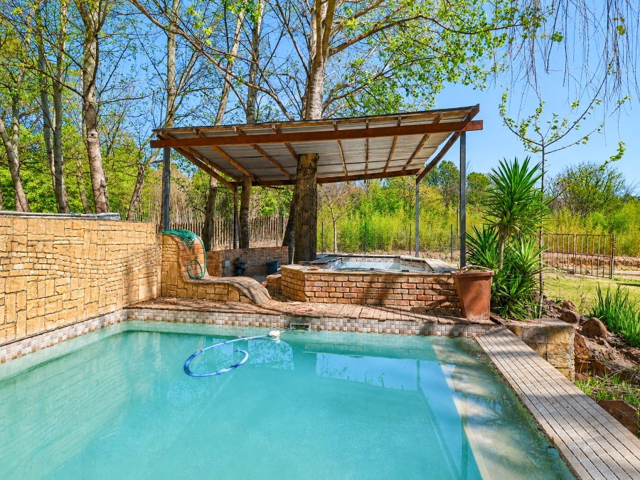 11 Bedroom Property for Sale in Chartwell Gauteng