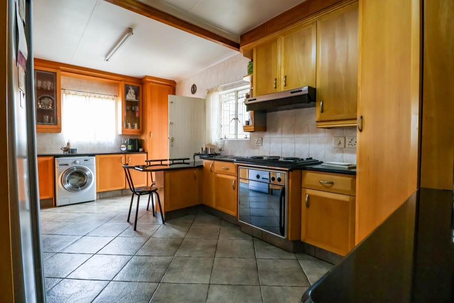 5 Bedroom Property for Sale in Laudium Gauteng