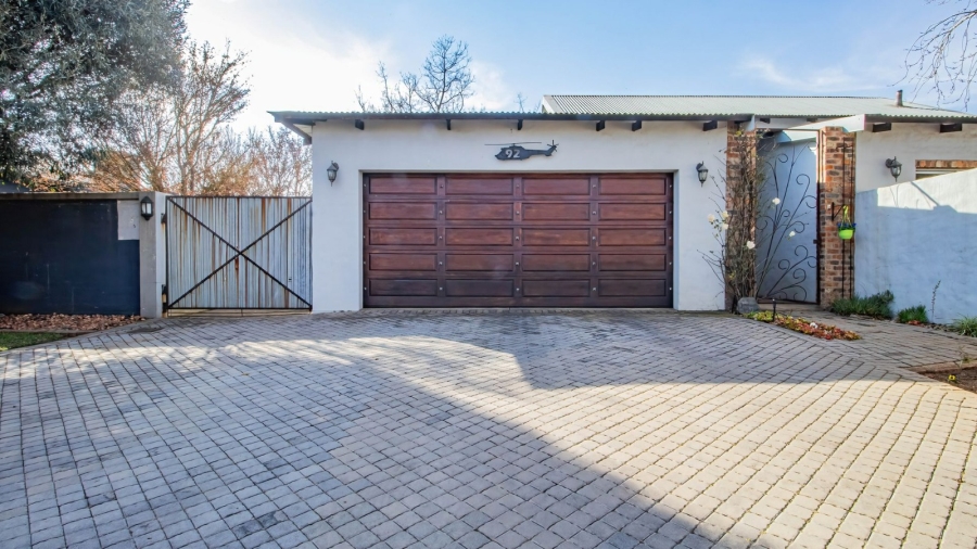 To Let 3 Bedroom Property for Rent in Eldo Lakes Estate Gauteng