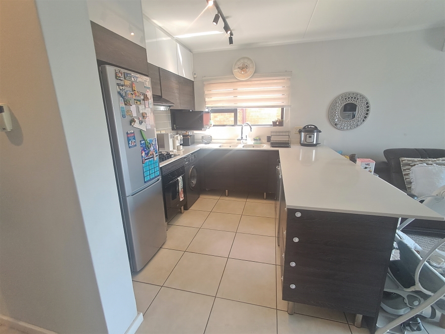 2 Bedroom Property for Sale in Oakdene Gauteng