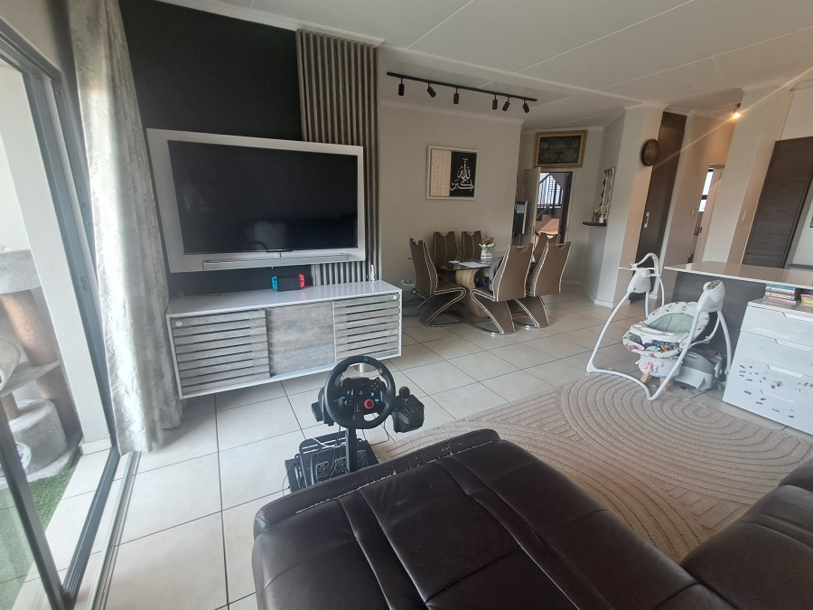 2 Bedroom Property for Sale in Oakdene Gauteng