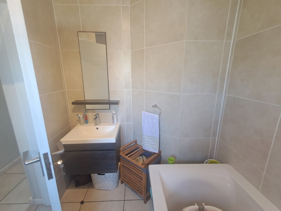 2 Bedroom Property for Sale in Oakdene Gauteng