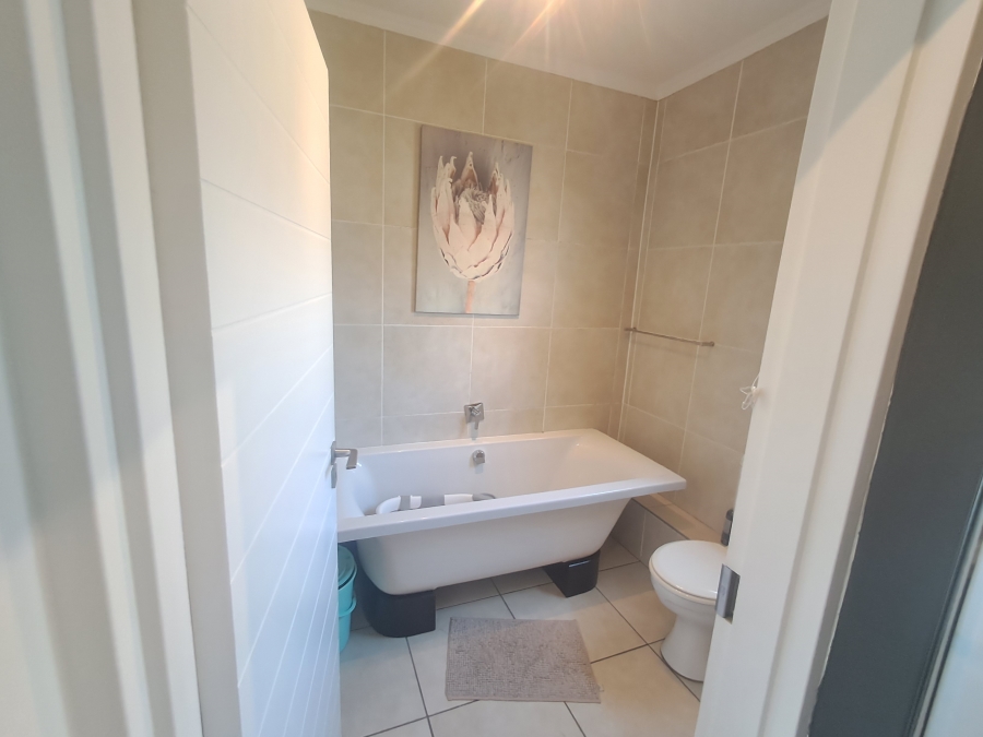 2 Bedroom Property for Sale in Oakdene Gauteng