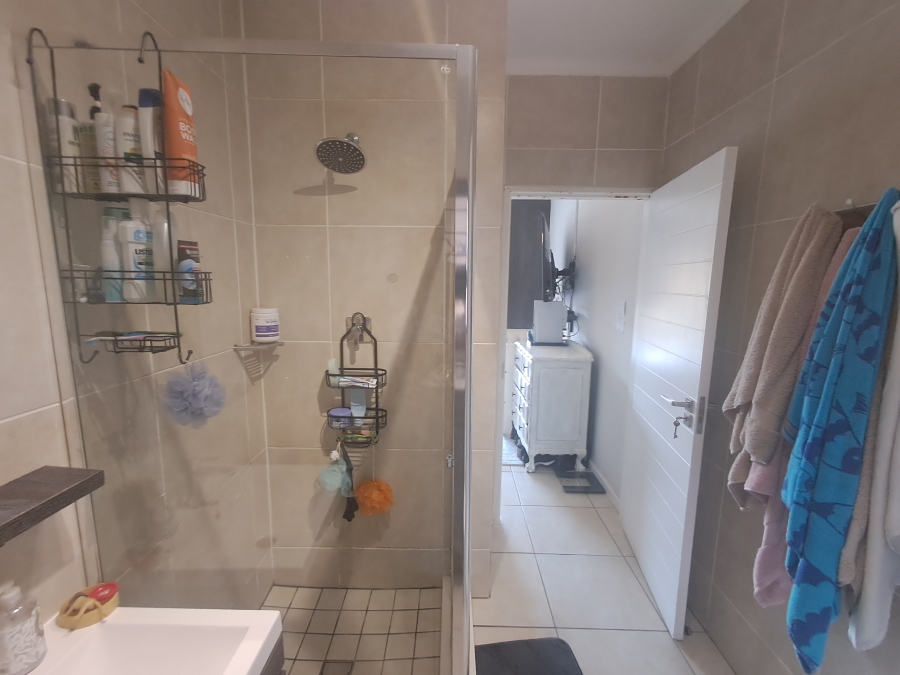 2 Bedroom Property for Sale in Oakdene Gauteng