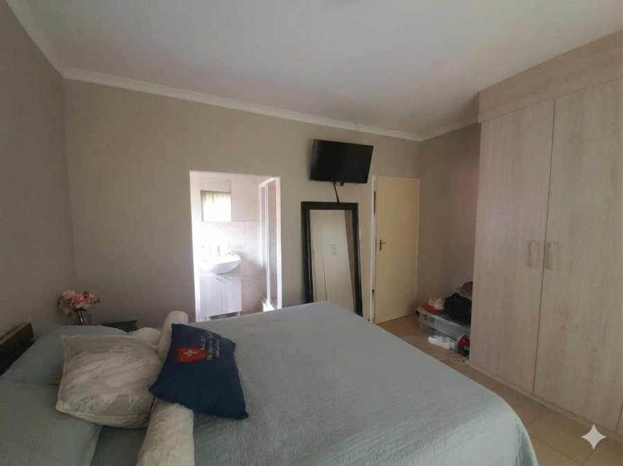 3 Bedroom Property for Sale in Wilgeheuwel Gauteng