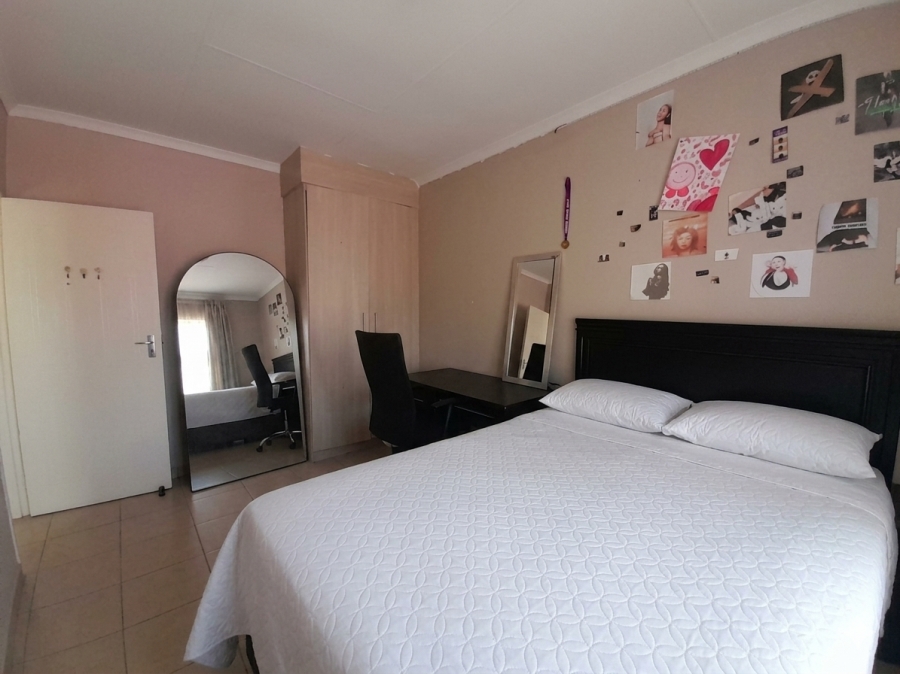 3 Bedroom Property for Sale in Wilgeheuwel Gauteng