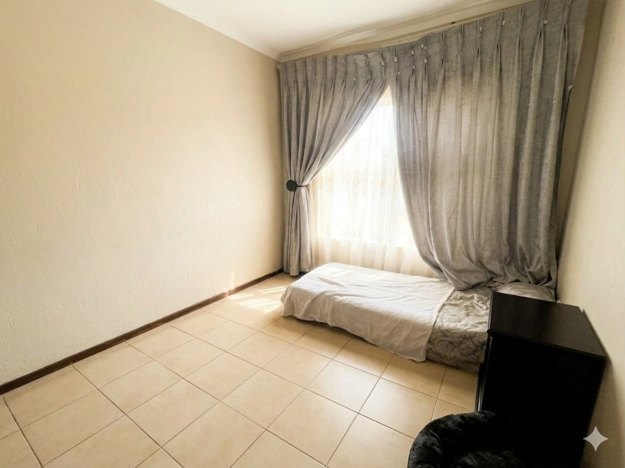 3 Bedroom Property for Sale in Wilgeheuwel Gauteng