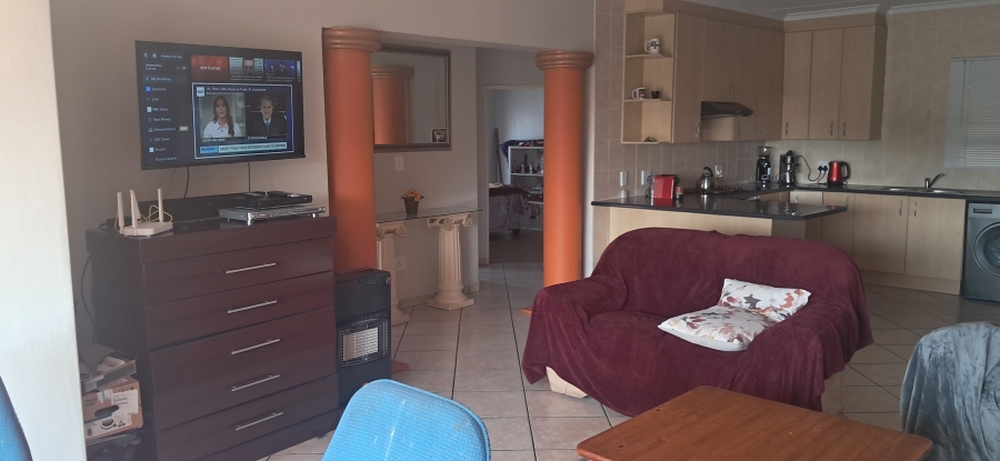 To Let 3 Bedroom Property for Rent in Rangeview Gauteng