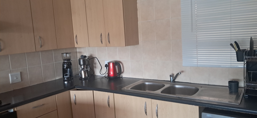 To Let 3 Bedroom Property for Rent in Rangeview Gauteng