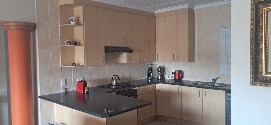 To Let 3 Bedroom Property for Rent in Rangeview Gauteng