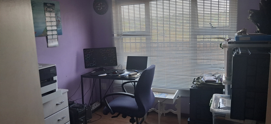 To Let 3 Bedroom Property for Rent in Rangeview Gauteng